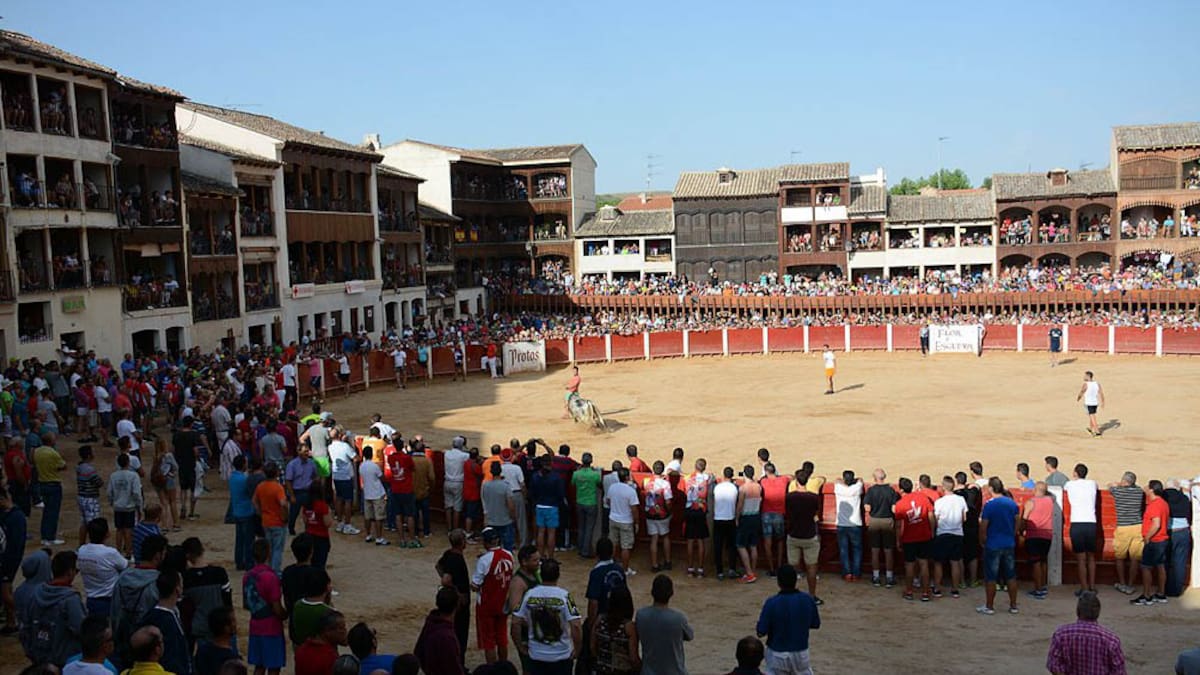El catedrático e historiador peñafielense, Jesús de la Villa, repasa en Hoy por Hoy Peñafiel la tradición de los actos más emblemáticos de las Fiestas de San Roque en la villa vallisoletana
