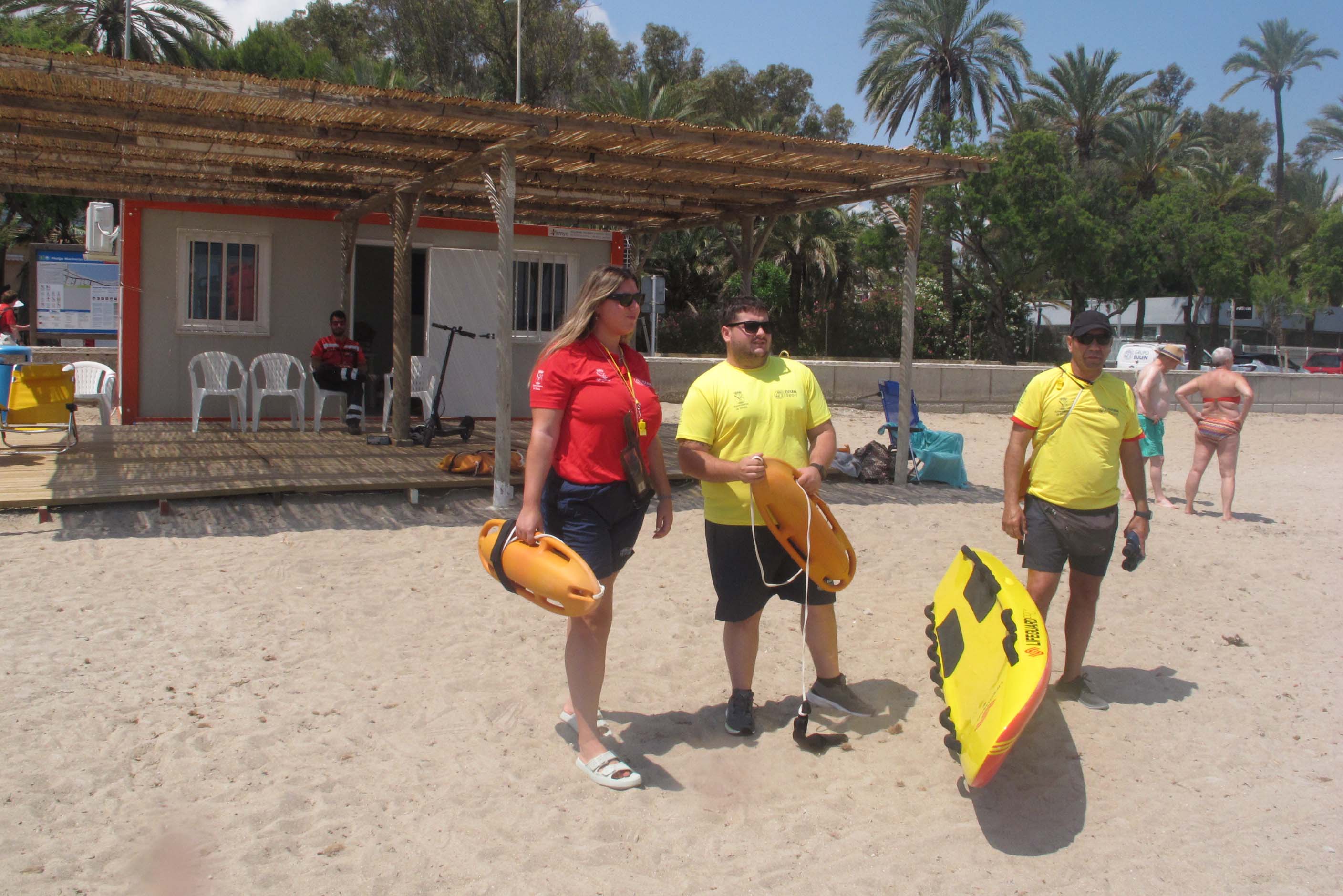 Personal de la posta de la Marineta Cassiana, en Dénia.