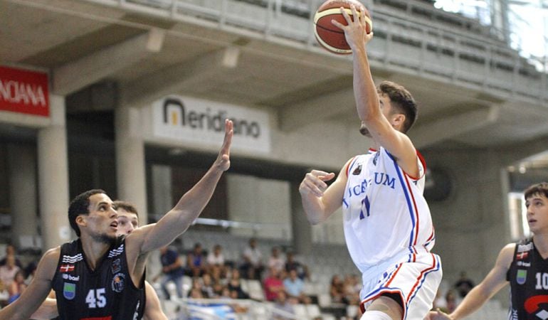 Imagen del primer partido entre Fundación Lucentum y Sammic.