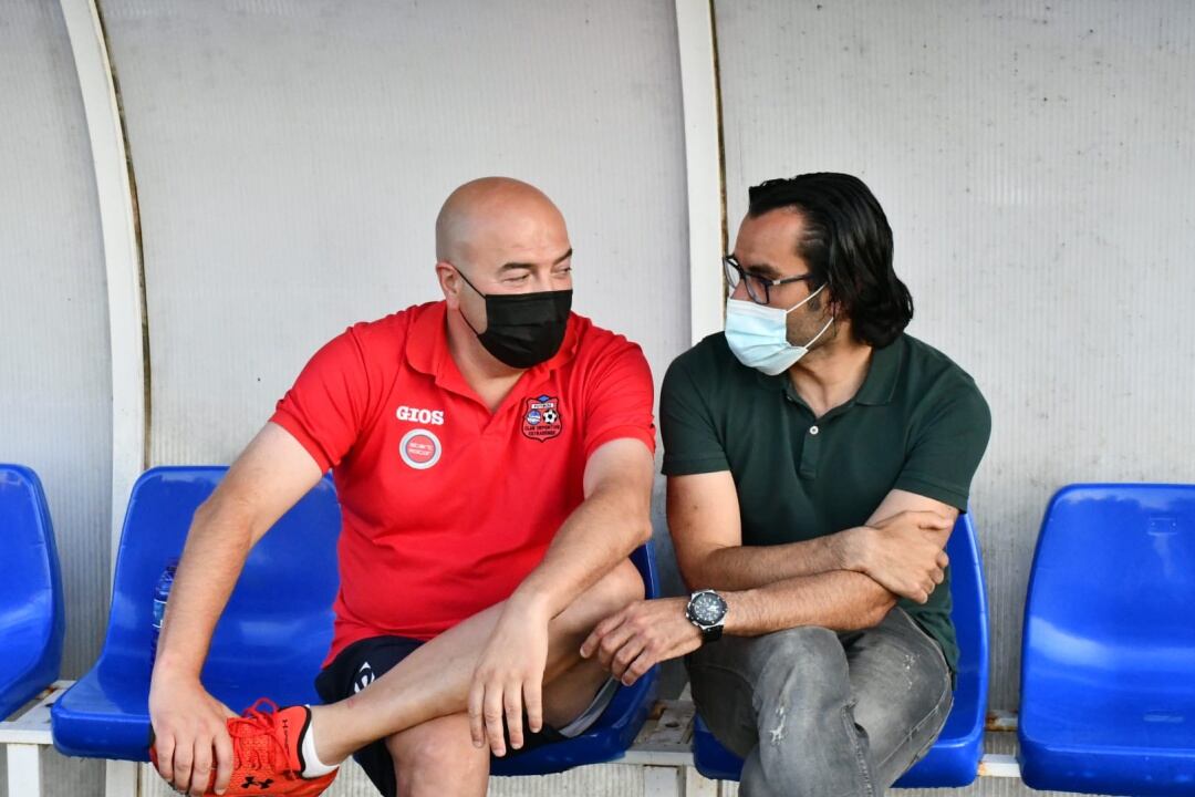 Alberto Mariano, entrenador del Estradense, y Rodri Veiga, del Compos