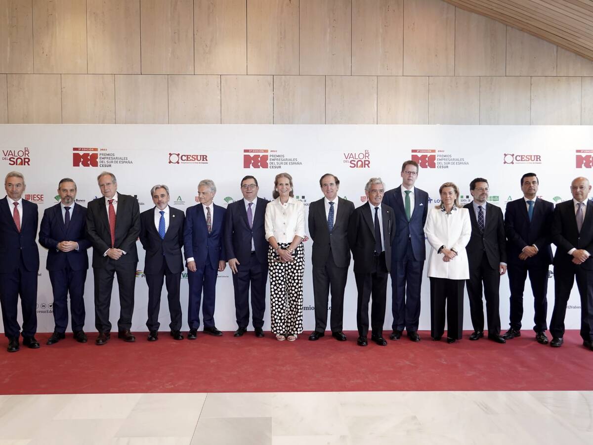 La gala de los Premios PEC de CESUR saca brillo a los empresarios de Andalucía y Extremadura reunidos en el IESE