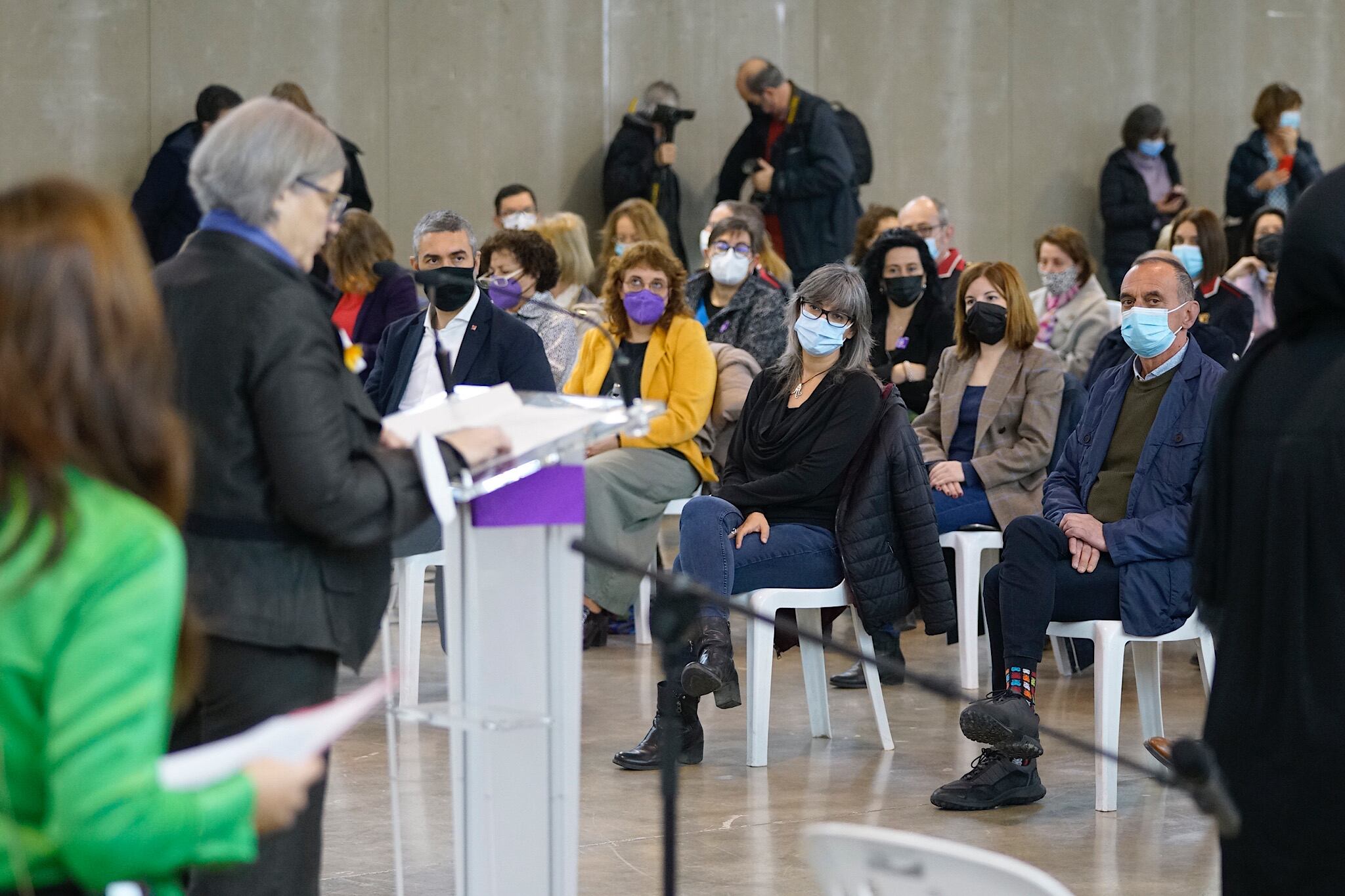 La directora d&#039;Igualtat i Feminismes a Lleida, Elena Fuses, durant el seu discurs.