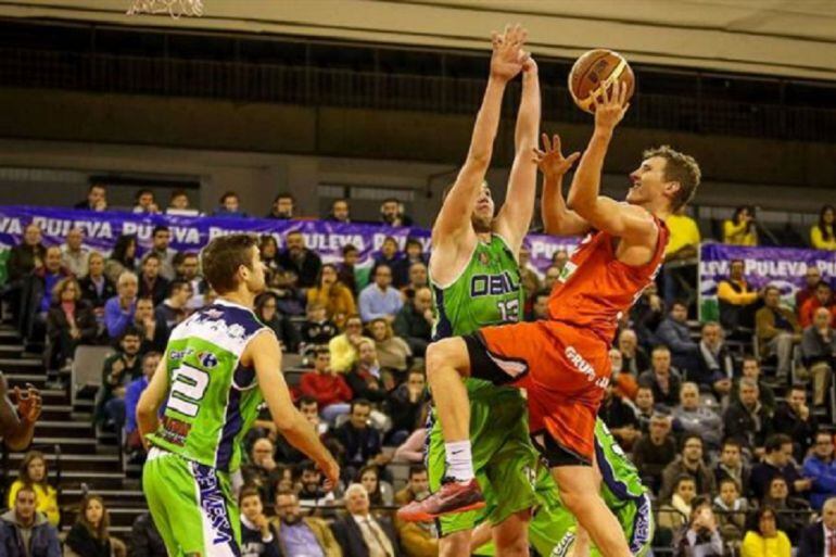 Óbila frenó a Granada en su propia cancha