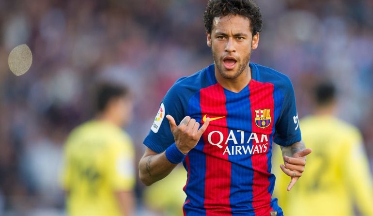 Neymar celebra un gol al Villarreal.