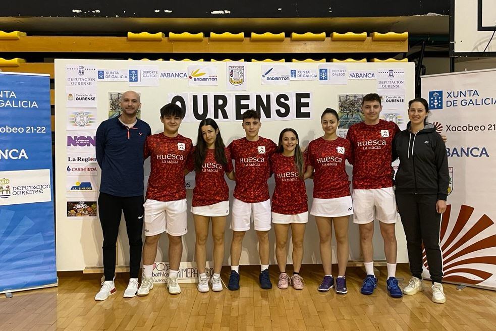 Equipo del Bádminton Huesca que empezó la liga en Orense