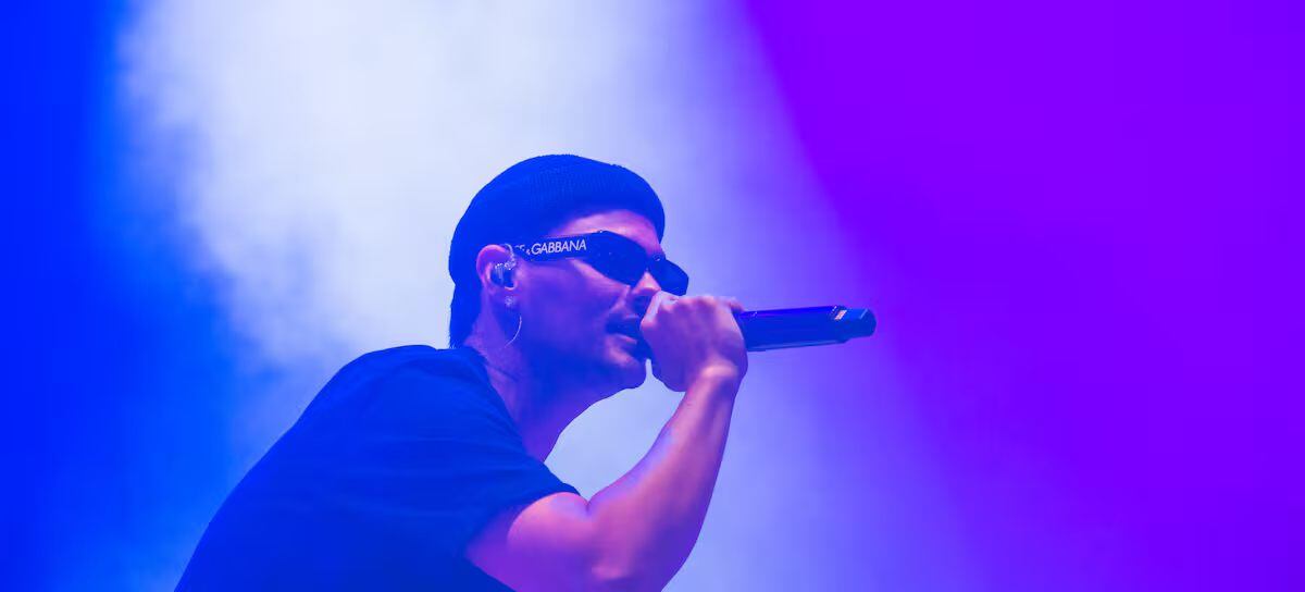 Imagen de la actuación de Abraham Mateo durante el Corpus 2025 de Toledo en el concierto de Los40