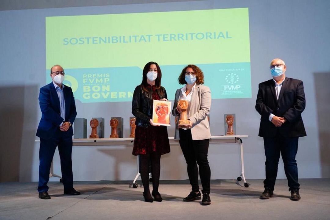 La concejal Alícia Izquierdo recoge los premios para la ciudad de Gandia