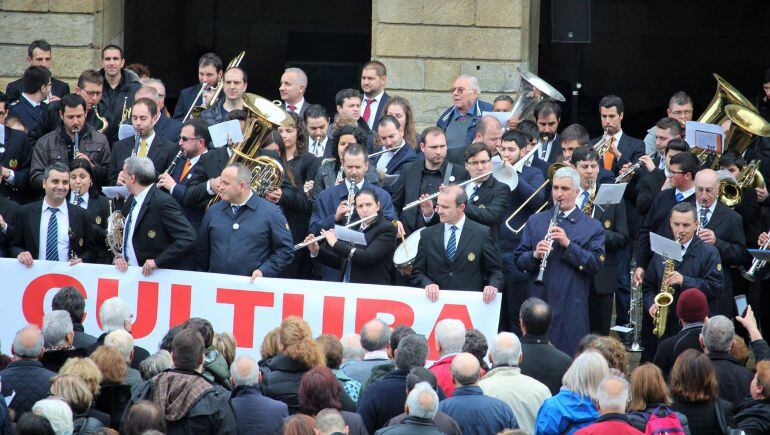 Concentración en favor de la banda.