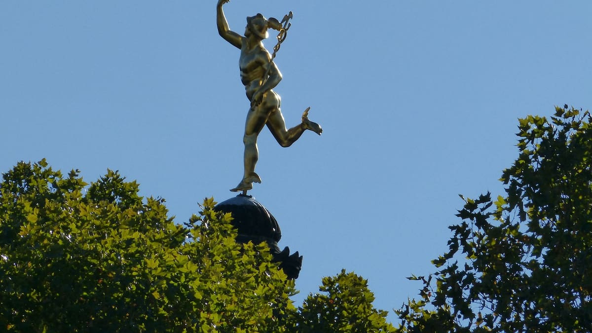 Mensajeros, los actores esenciales de los mitos