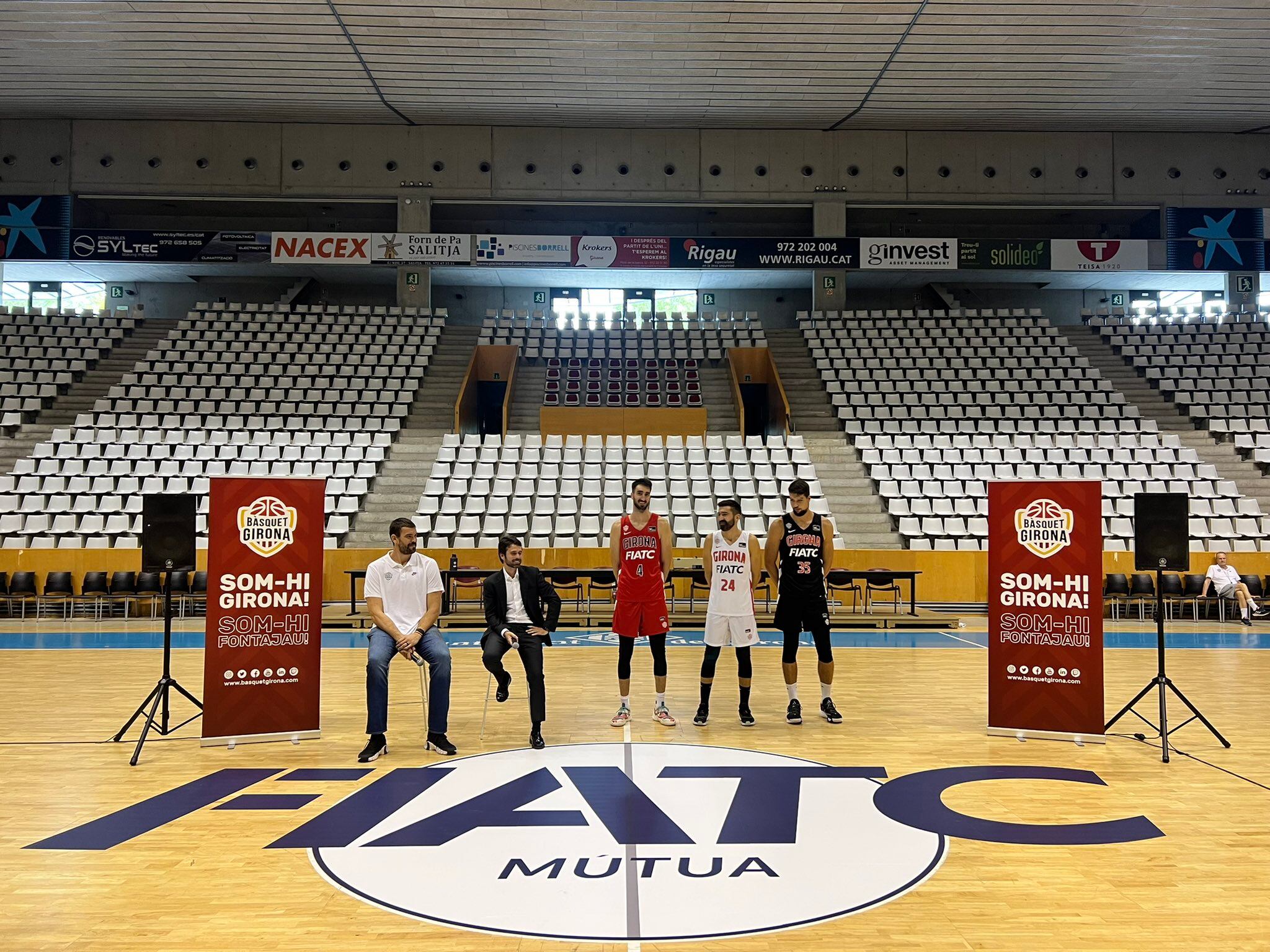 Fontajau en la presentació de les equipacions per la nova temporada