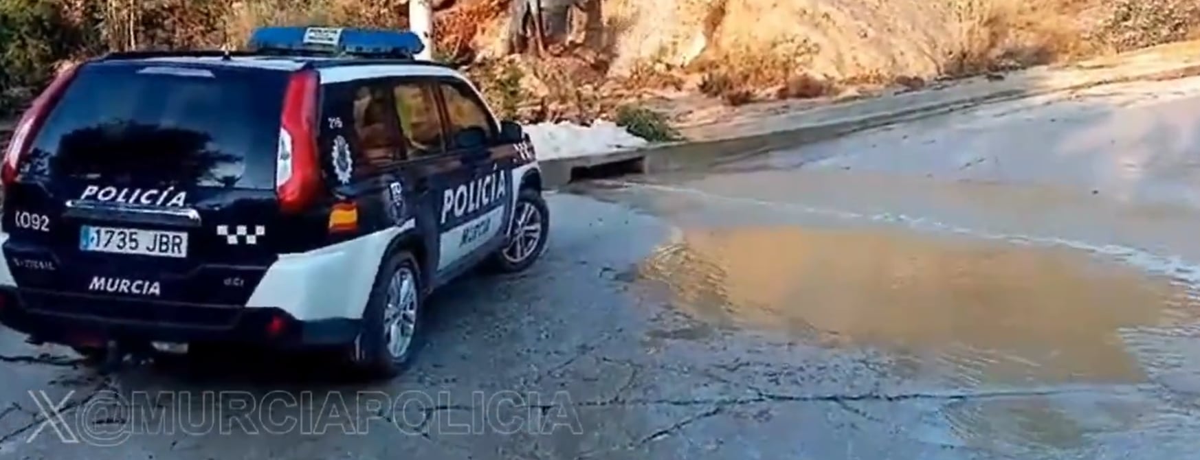 La Policía Local de Murcia informa de que ha quedado restablecido el tráfico en el Carril de los Márquez, de Beniaján. Foto: @MurciaPolicía