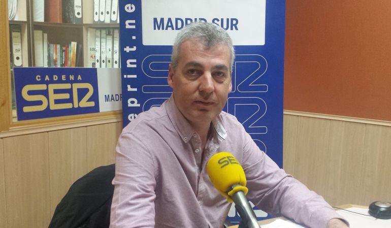 Vicente Astillero, alcalde de Casarrubuelos, en los estudios de SER Madrid Sur