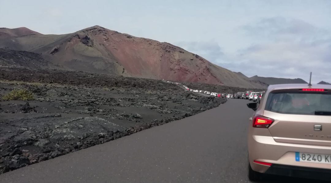 Colas de coches en Timanfaya hace unas semanas