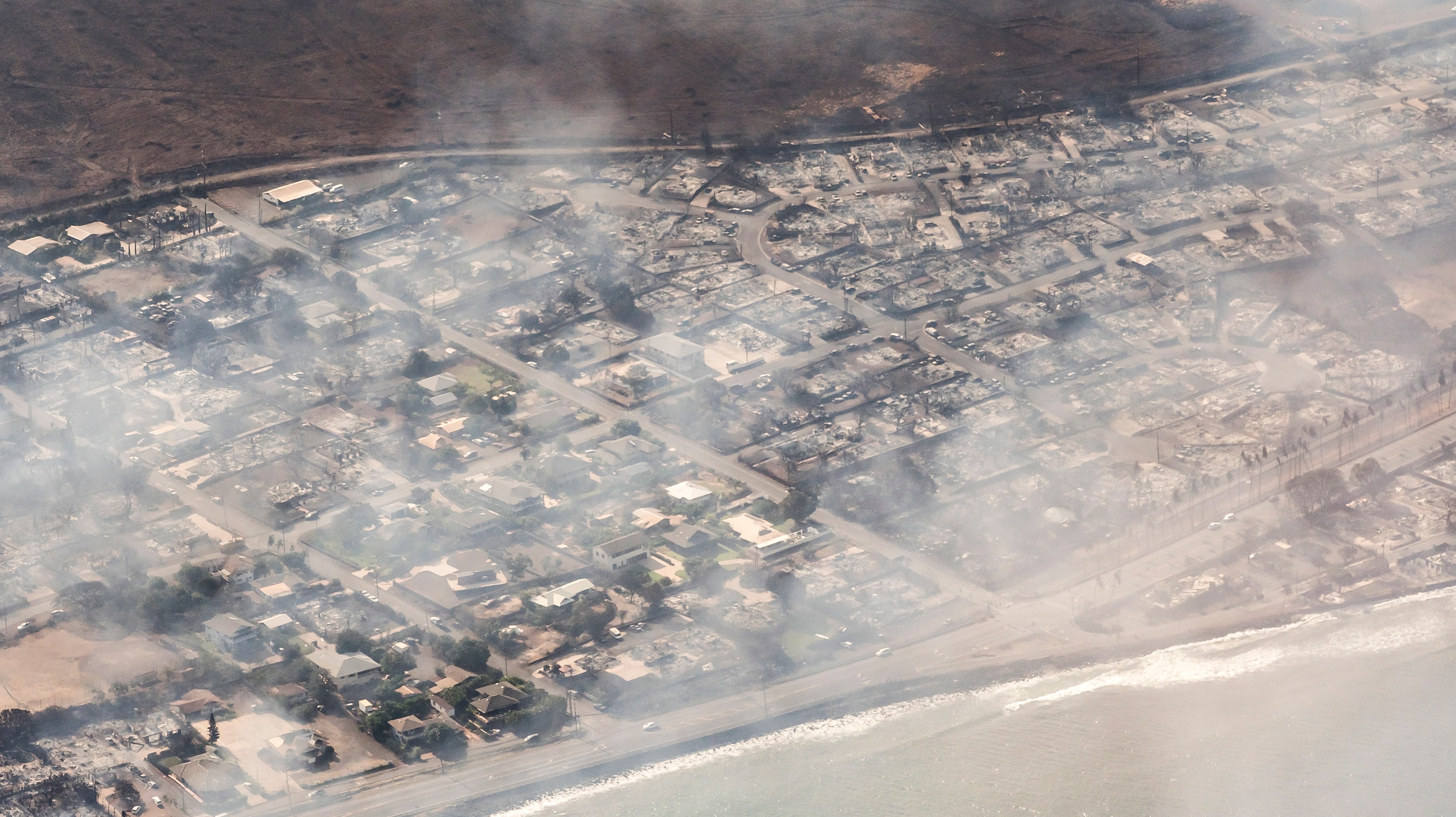 Vista aérea de los edificios dañados en Lahaina, Hawái. EFE/CARTER BARTO