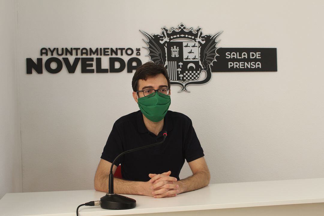 Fran Martínez, alcalde de Novelda en rueda de prensa