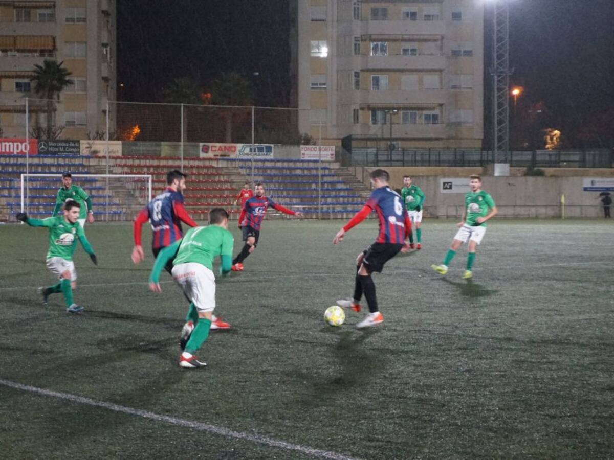 El Eldense suma tres puntos de oro contra viento y marea (2-1)