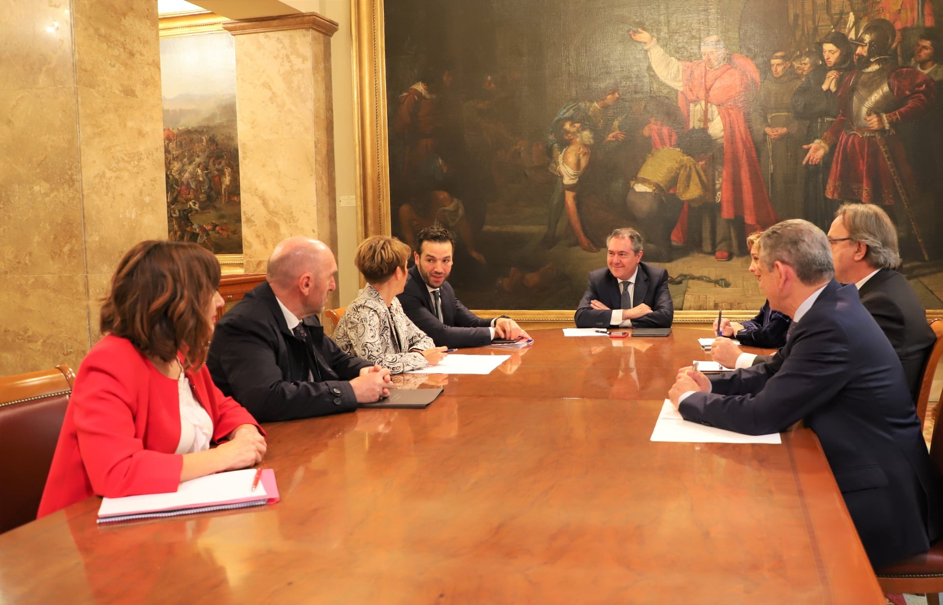 El vicepresidente asturiano Juan Cofiño (segundo por la izquierda) en la Comisión General de las Comunidades Autónomas del Senado.