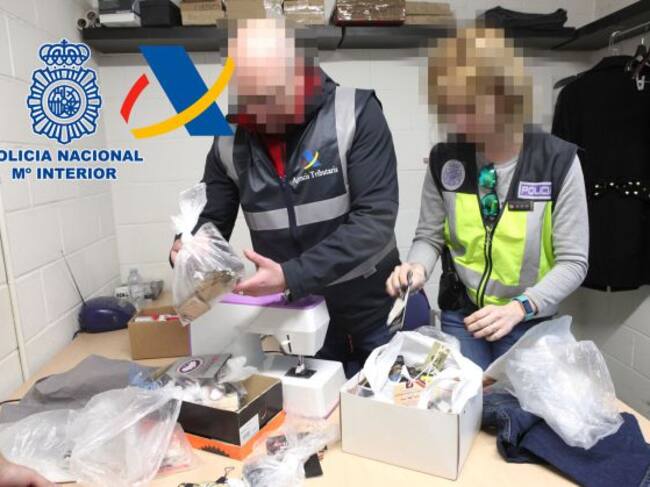 Registro en una de las instalaciones de la distribuidora de productos falsos