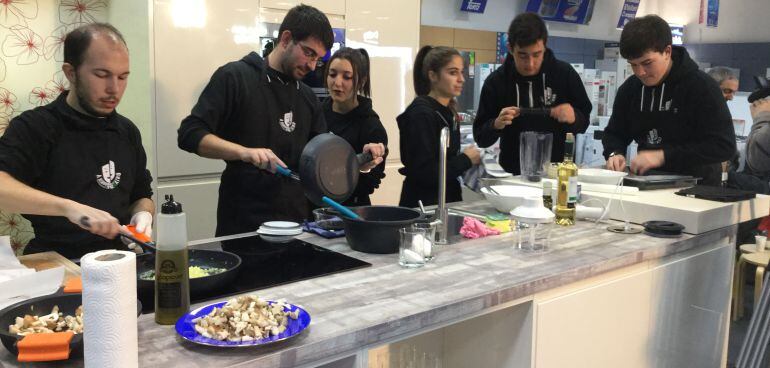 El grupo "A ninguna parte teatro" se implica en la iniciativa de DANISA