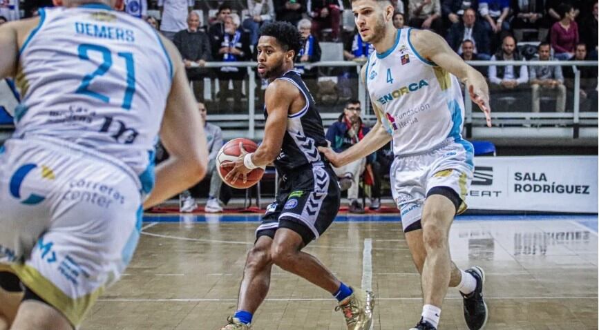 Els alacantins van poder capgirar el marcador al darrer quart del partit.