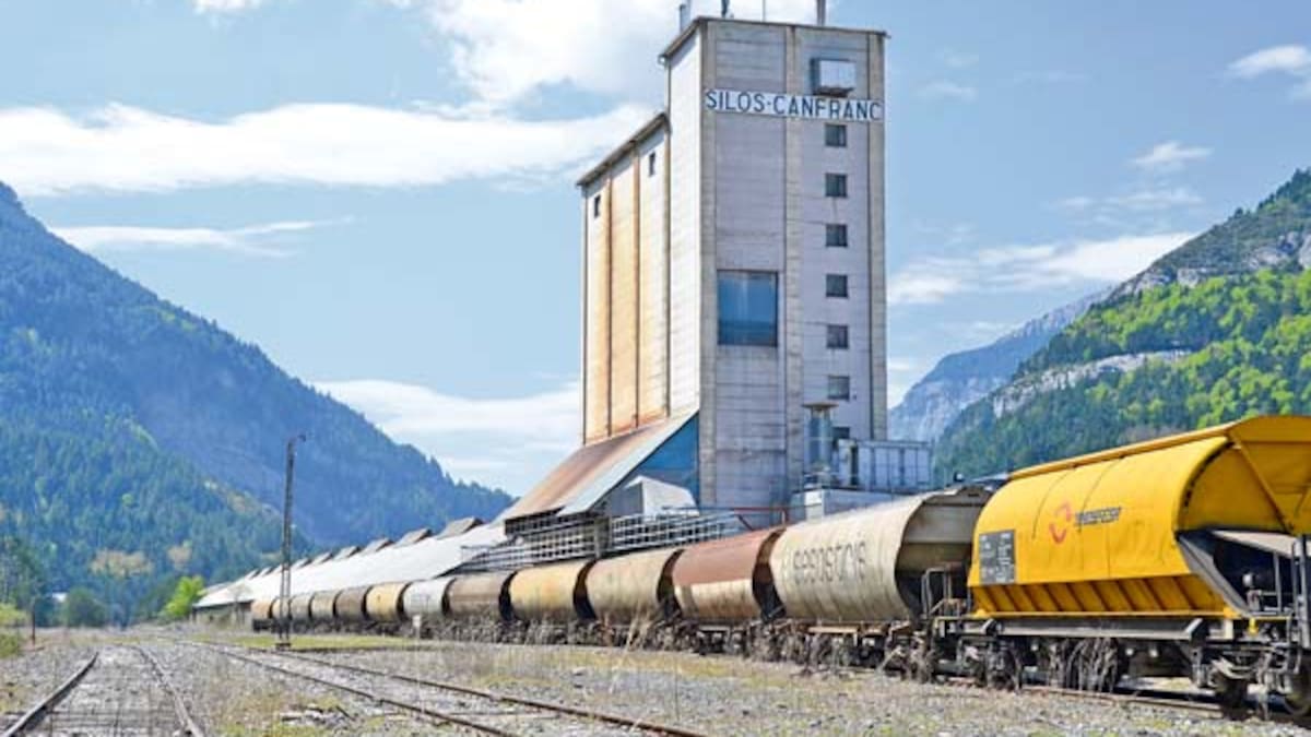 Silos Canfranc volverá a utilizar la línea ferroviaria hasta hasta la frontera
