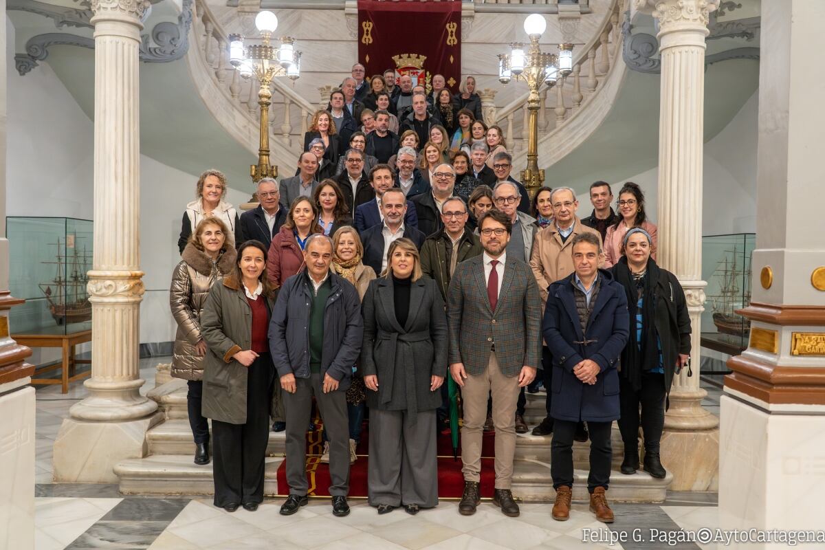 Noelia Arroyo junto a los miembros de CEPES