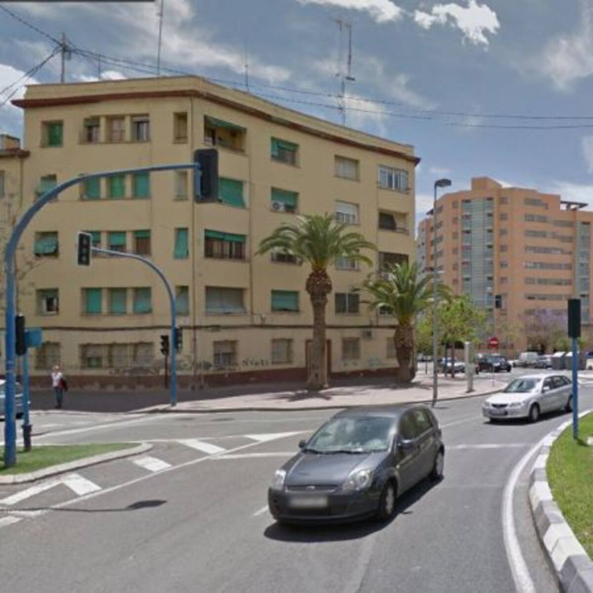 Una treintena de asociaciones vecinales de Alicante piden por escrito información sobre las viviendas sociales prometidas