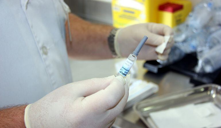 Professional sanitari treballant. 