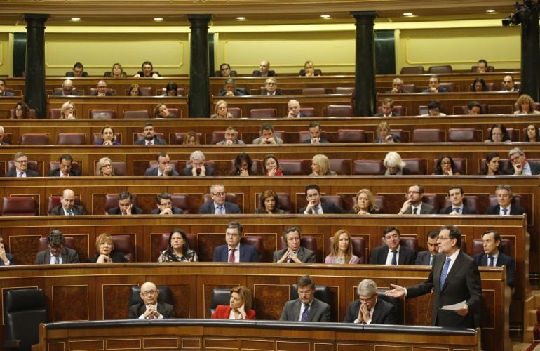 El presidente del Gobierno, Mariano Rajoy, durante la sesión de control al Gobierno.