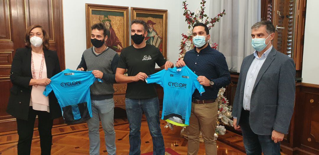 Los palentinos Antonio Román e Iñaki Alonso han sido los primeros en completar el reto ciclista Cyclope de la Diputación de Palencia