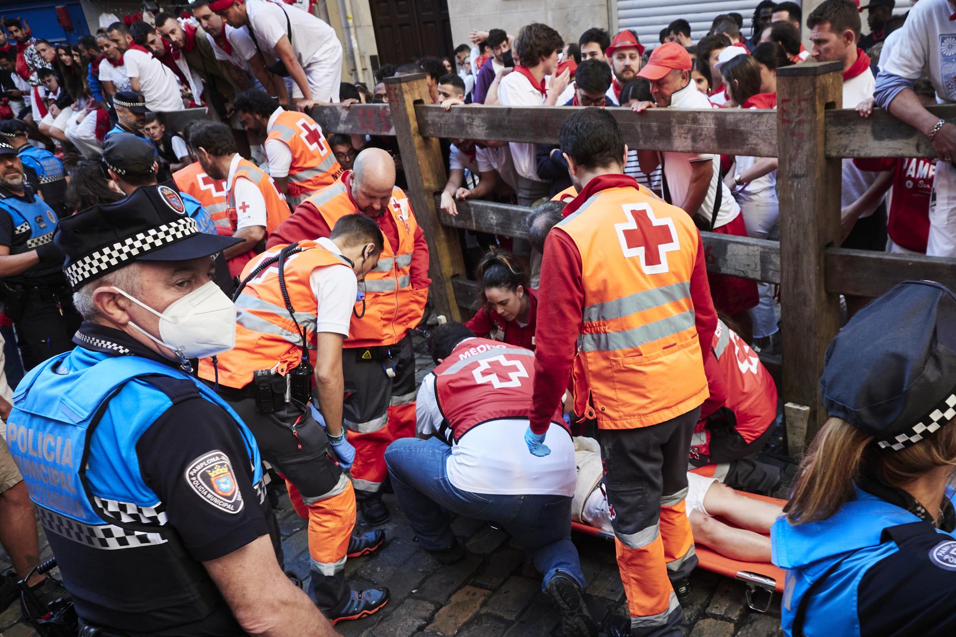 Tercer encierro de las Fiestas de San Fermín 2022 de la ganadería de Don José Escolar Gil, a 9 de julio de 2022, en Pamplona, Navarra (España). Las fiestas en honor a San Fermín, patrón de Navarra, comienzan el día 6 con el tradicional chupinazo y se prol