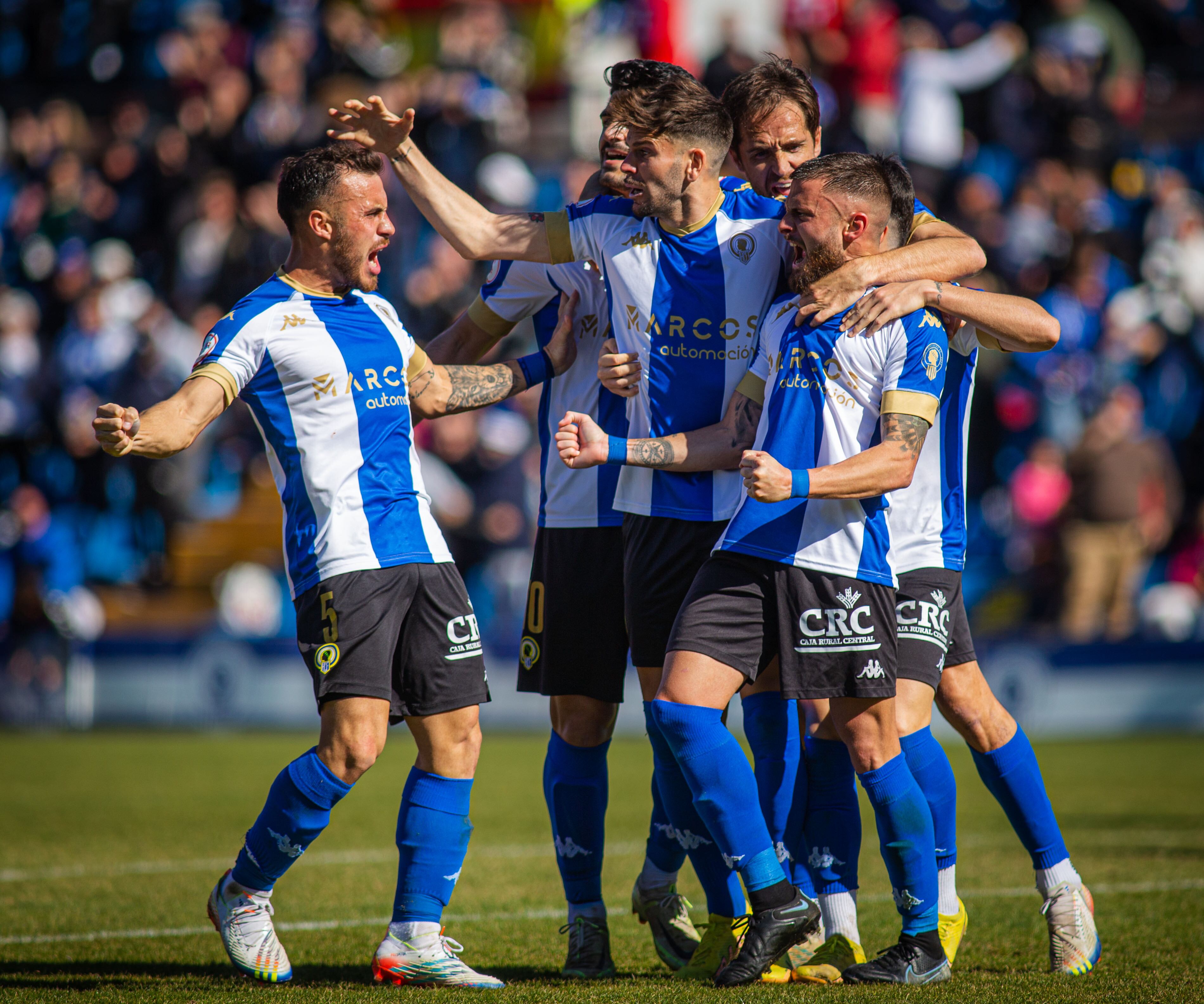 Los jugadores del Hércules celebran un gol en el Rico Pérez