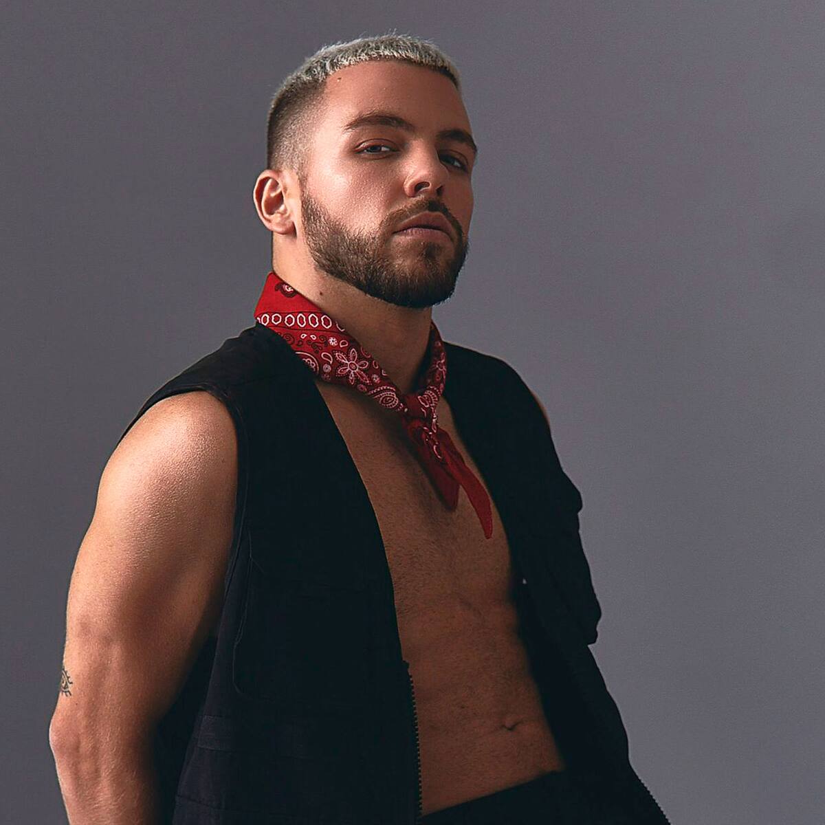 El bailarín alcoyano Aarón Mata forma parte del musical 'Mamma Mia!'