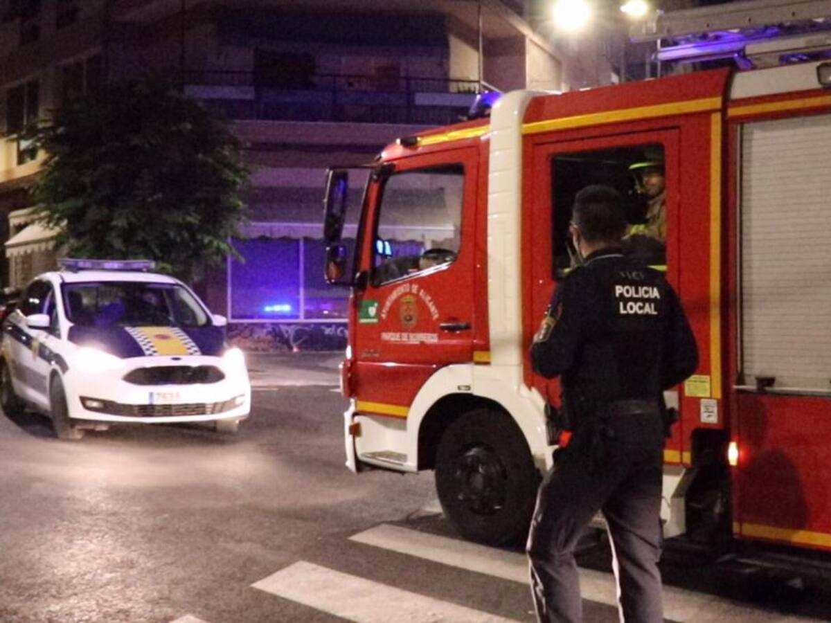 La noche de Halloween se salda con actos vandálicos, contenedores quemados y una persecución con dos detenidos