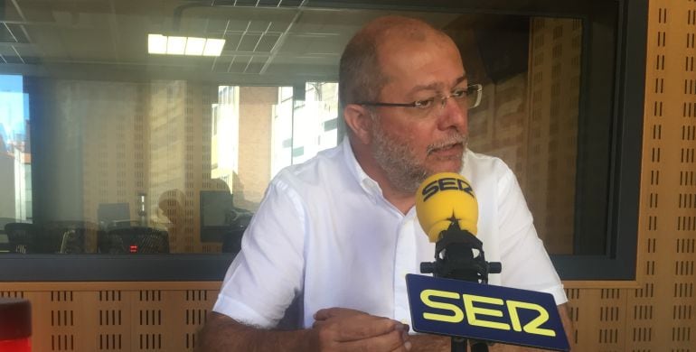 El diputado electo de Ciudadanos, Francisco Igea, en los estudios de Radio Valladolid