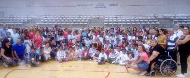 Foto de familia de los participantes de &quot;Vacaciones en Paz&quot;.