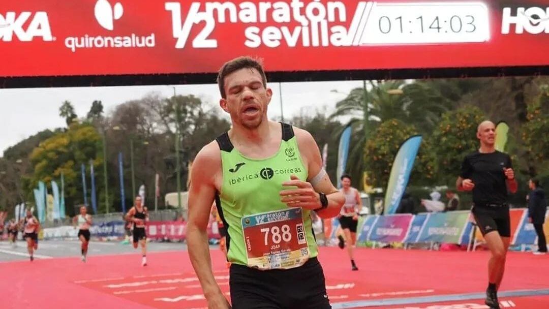 Joan Torres en la Media Maratón de Sevilla