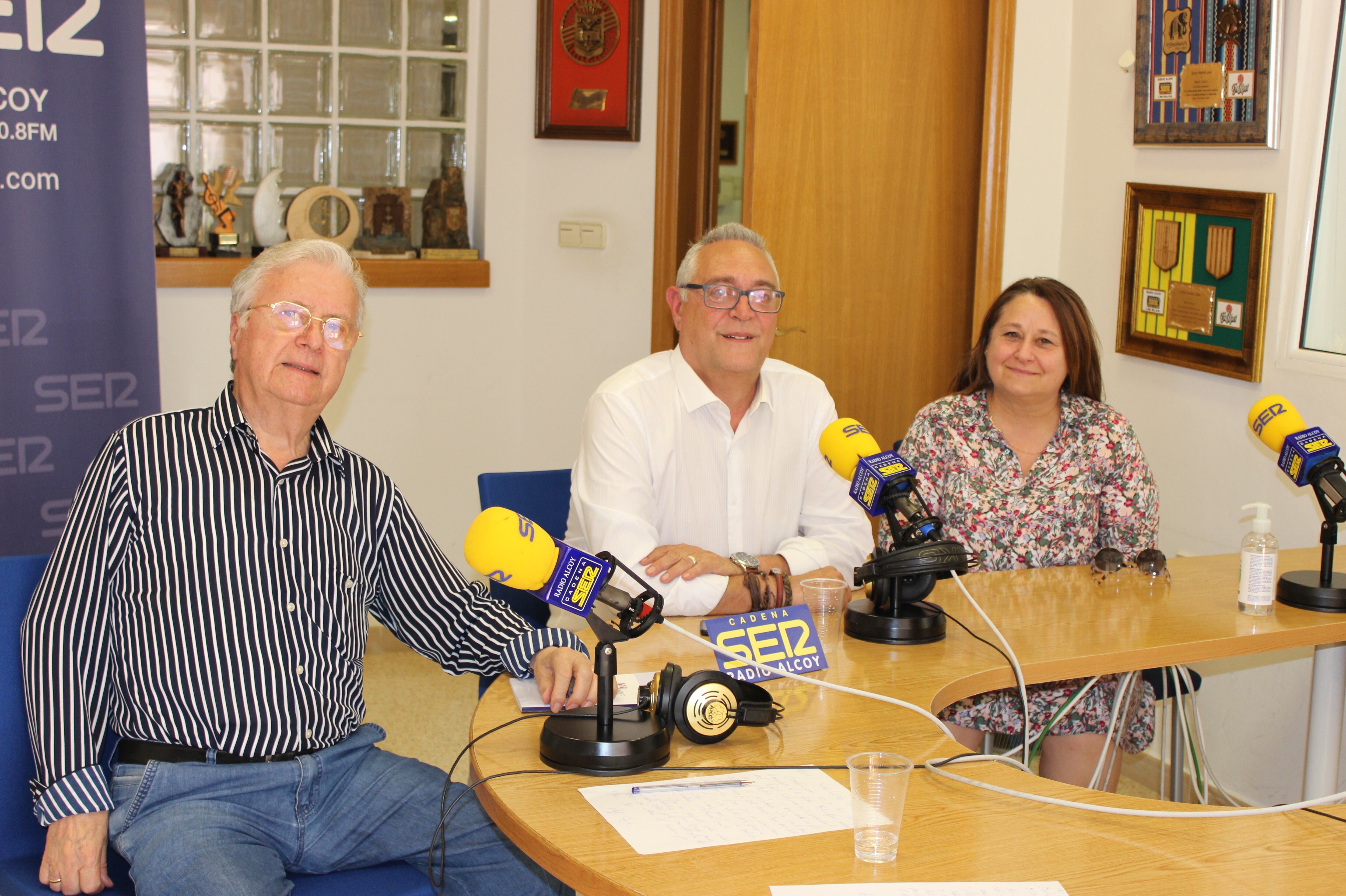 Paco Aznar, Rafael Sanjerónimo y María José Barber en Amagatalls de la festa