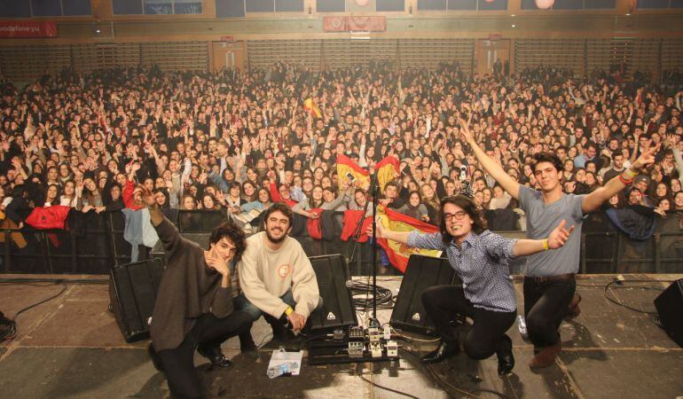 Lo que más les gusta a los componentes de Naranja es tocar en público 