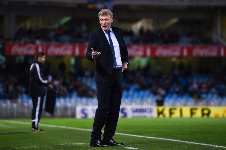 SAN SEBASTIAN, SPAIN - NOVEMBER 28:  Head coach David Moyes of Real Sociedad reacts during the La Liga match between Real Socided and Elche FC at Estadio Anoeta on November 28, 2014 in San Sebastian, Spain.  (Photo by David Ramos/Getty Images)