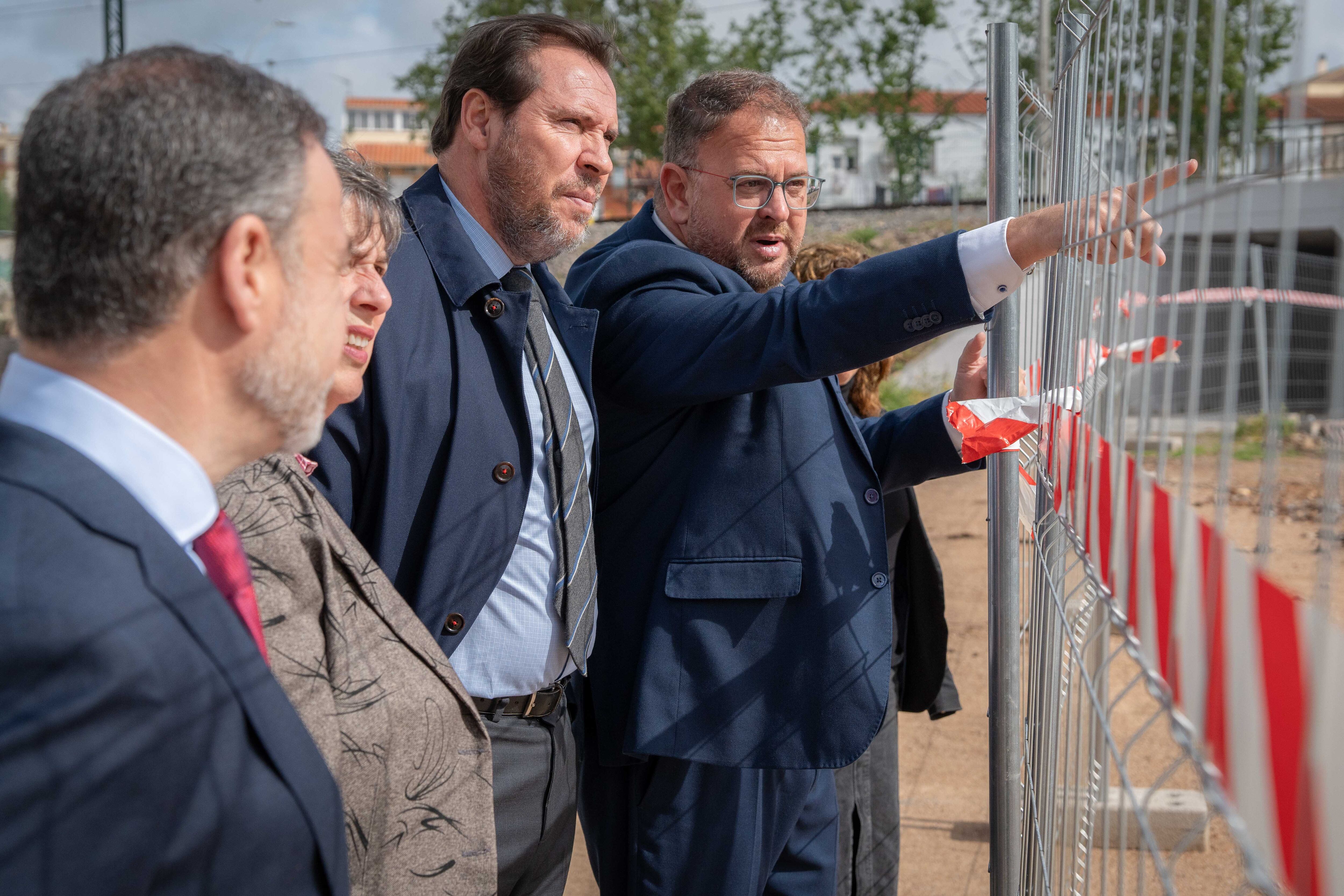 El Ministro óscar Puente visita junto al alcalde, Antonio Rodríguez Osuna, las obras de desdoblamiento de la N-630