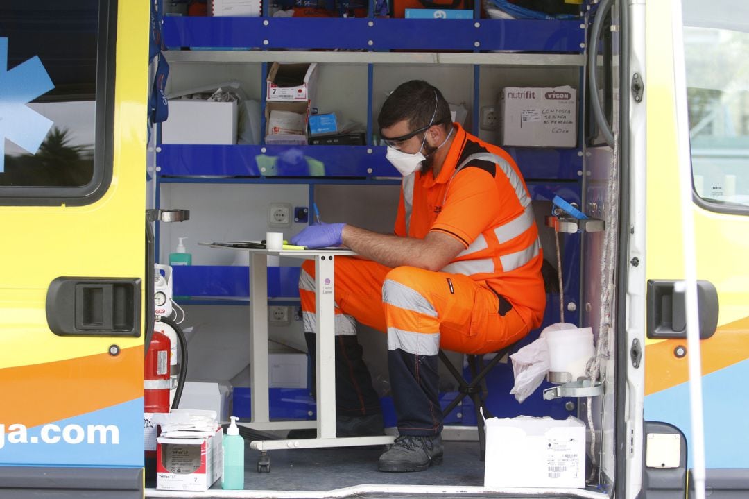 Sanitario andaluz trabajando