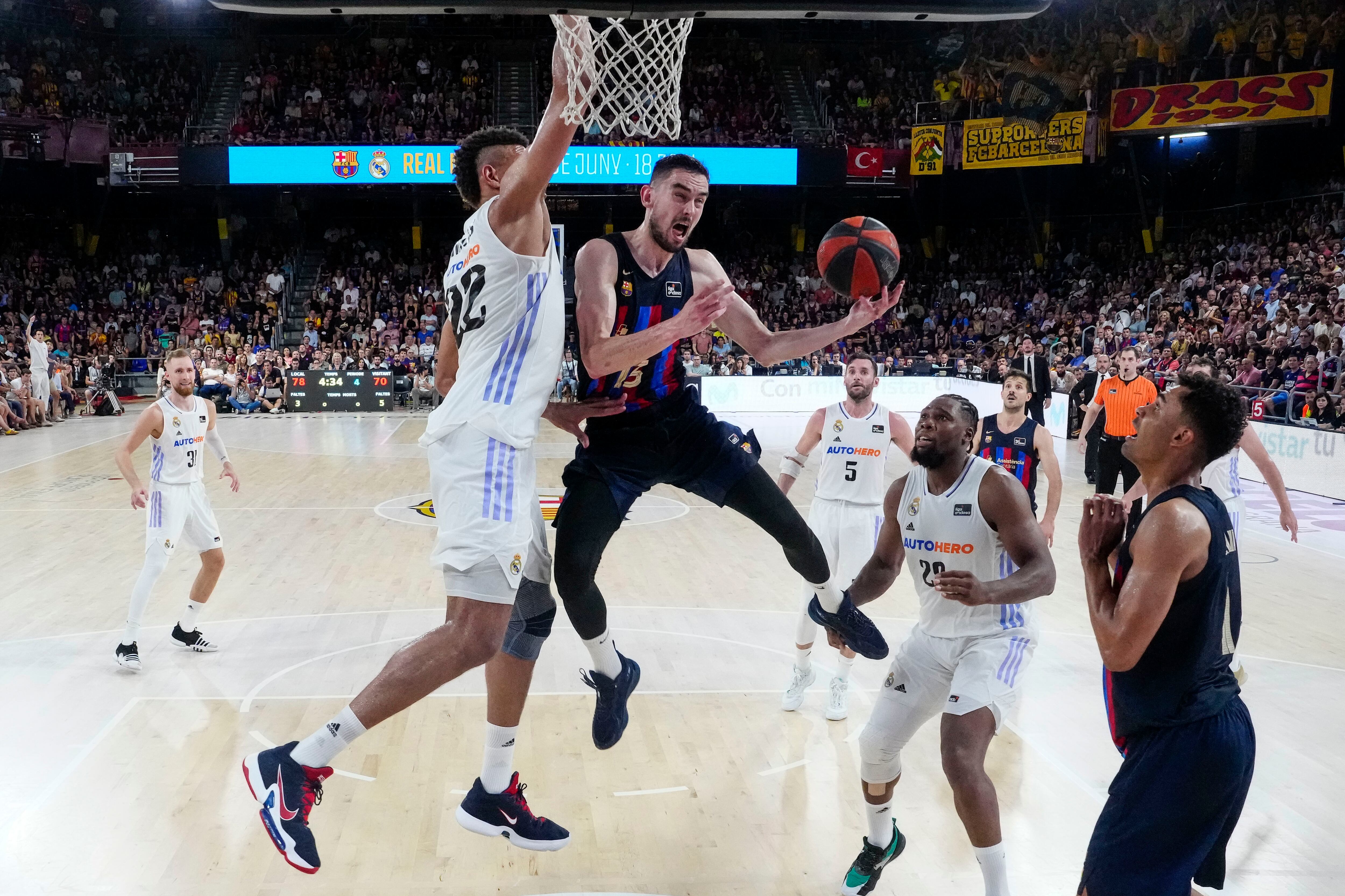 El Barcelona se llevó el primer partido de la final de la Liga Endesa ante el Real Madrid.