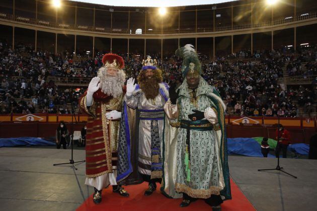 Sus Majestades los Reyes Magos en la Plaza de Toros de Alicante