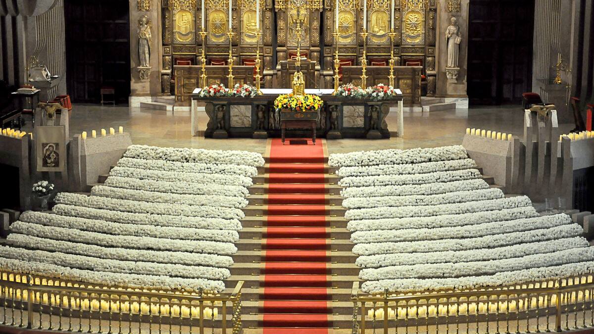 Más de 15.000 flores ofrecidas a la Virgen en el Día de las Familias en Torreciudad