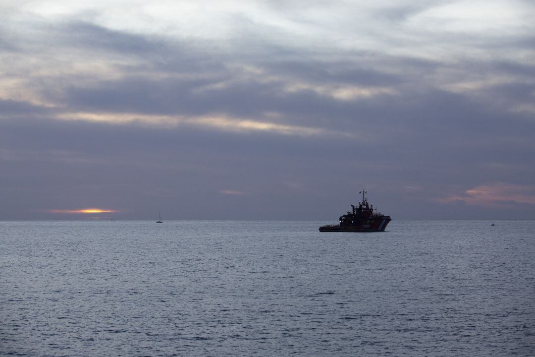 Imagen de archivo de un barco de salvamento marítimo en la costa de Canarias