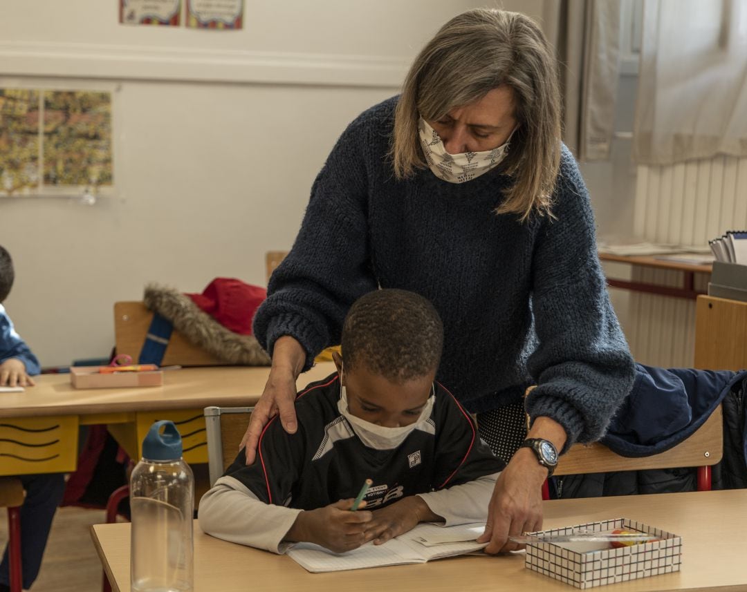 La FAPA Juan González recurrirá la orden de semipresencialidad por "atacar el derecho a la educación"