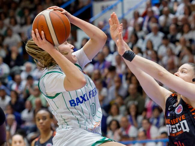 Imagen del Baxi-Villeneuve d´Ascq de la ida de la final de Eurocup en A Malata (foto: Kiko Delgado / EFE)