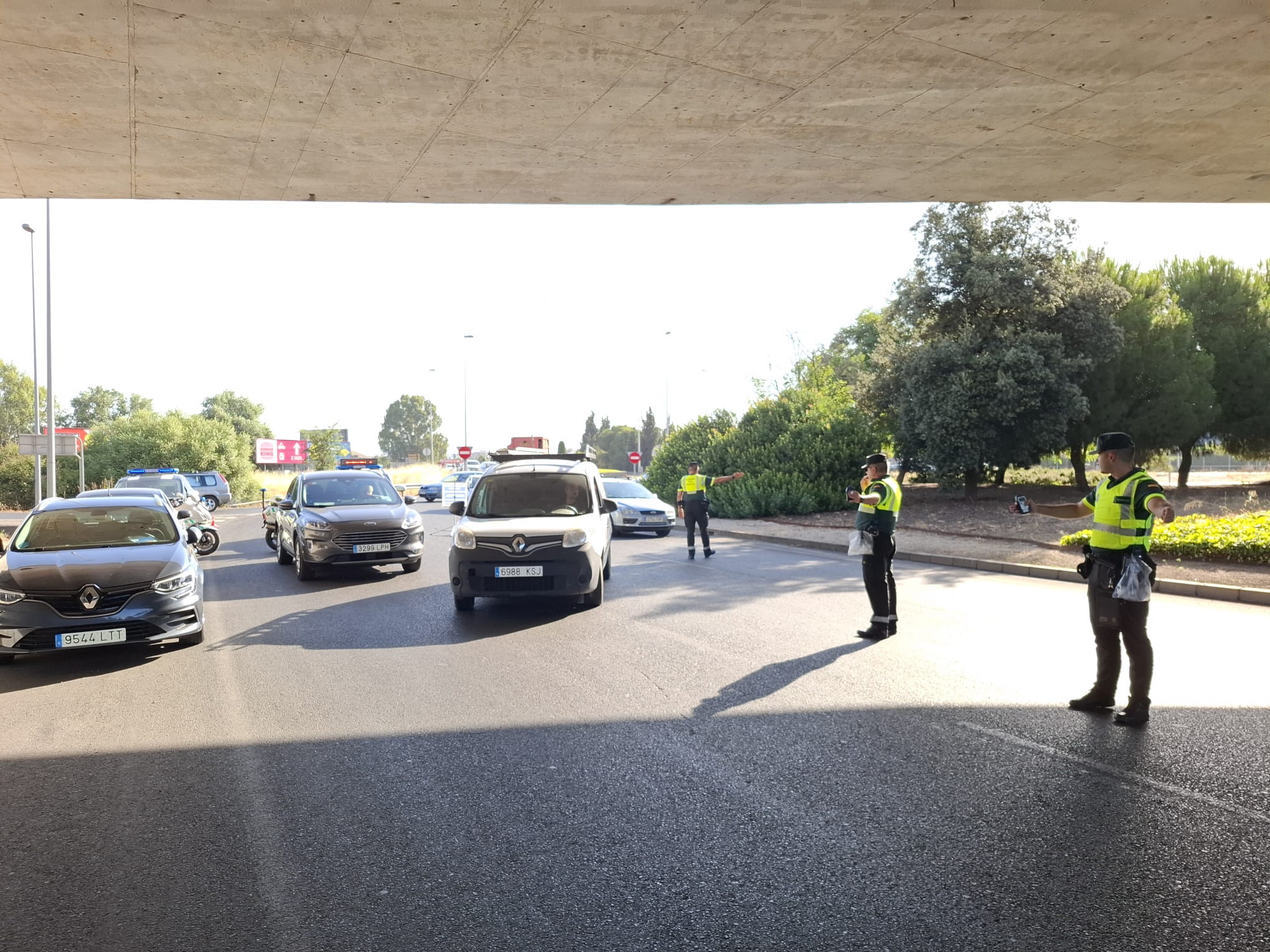 Control de la Guardia Civil de Tráfico en Córdoba (prensa Subdelegación del Gobierno)