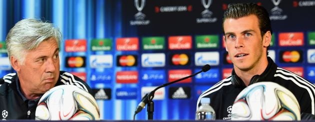 Ancelotti y Bale, durante una rueda de prensa